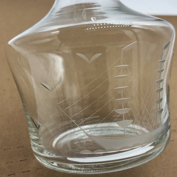 Vtg Nautical Decanter Clear Glass Liquor Wine Bottle Etched Clipper Ship Stopper - Picture 6 of 11